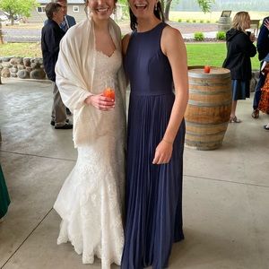 Brand: Azazie Style: Lindie
Color: Stormy
Size: A8